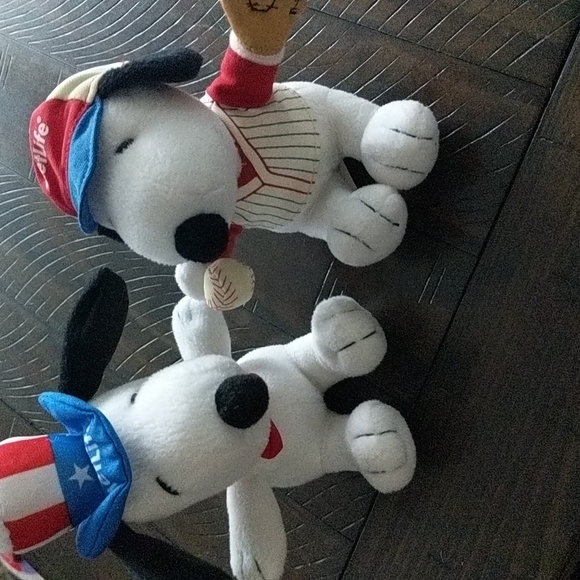 🛍️MetLife Snoopy Plush - Picture 1 of 9